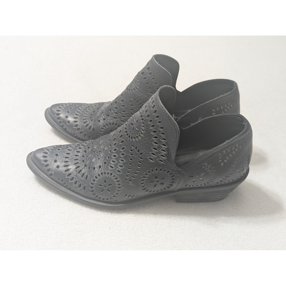 vera cruz ankle booties sz 37 navy‎ blue leather zip cutouts Distressed Cowgirl